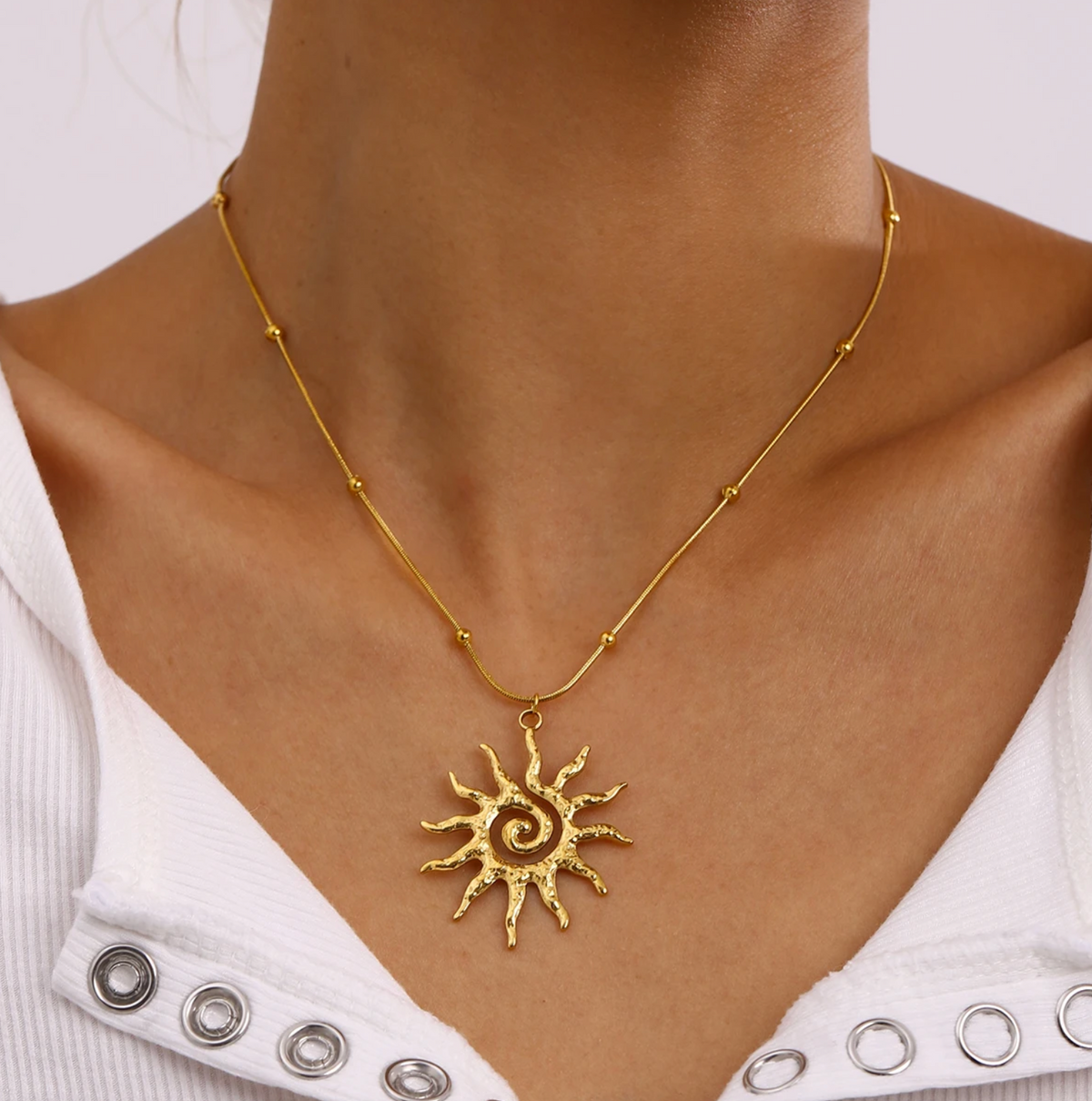 sunburst glow kette nacken styling wasserfest