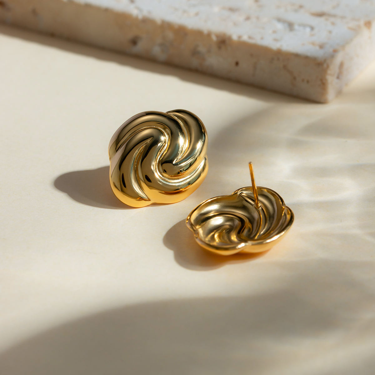 ohrstecker swirl edelstahl elegant glamour