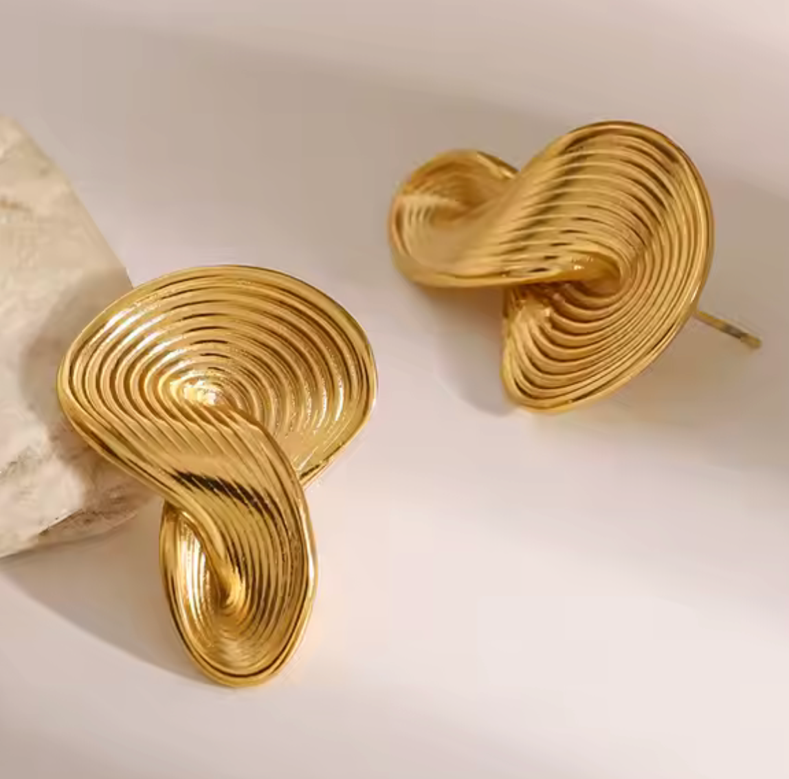 spiral ohrringe elegant goldglanz modern