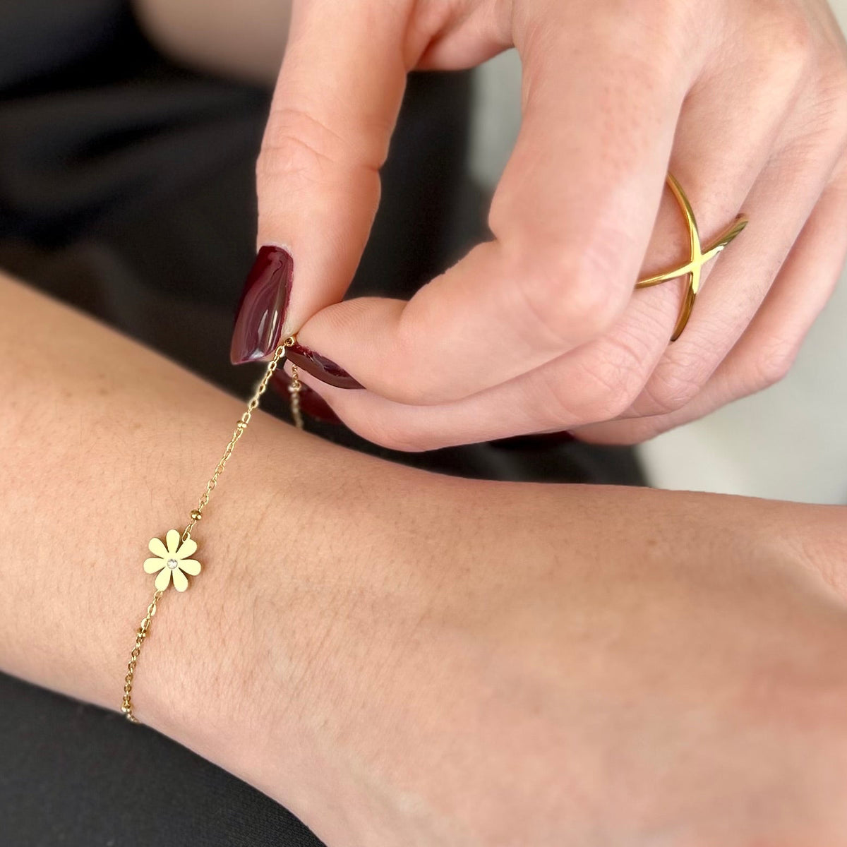 lucky charm armband filigranes kleeblatt design gold