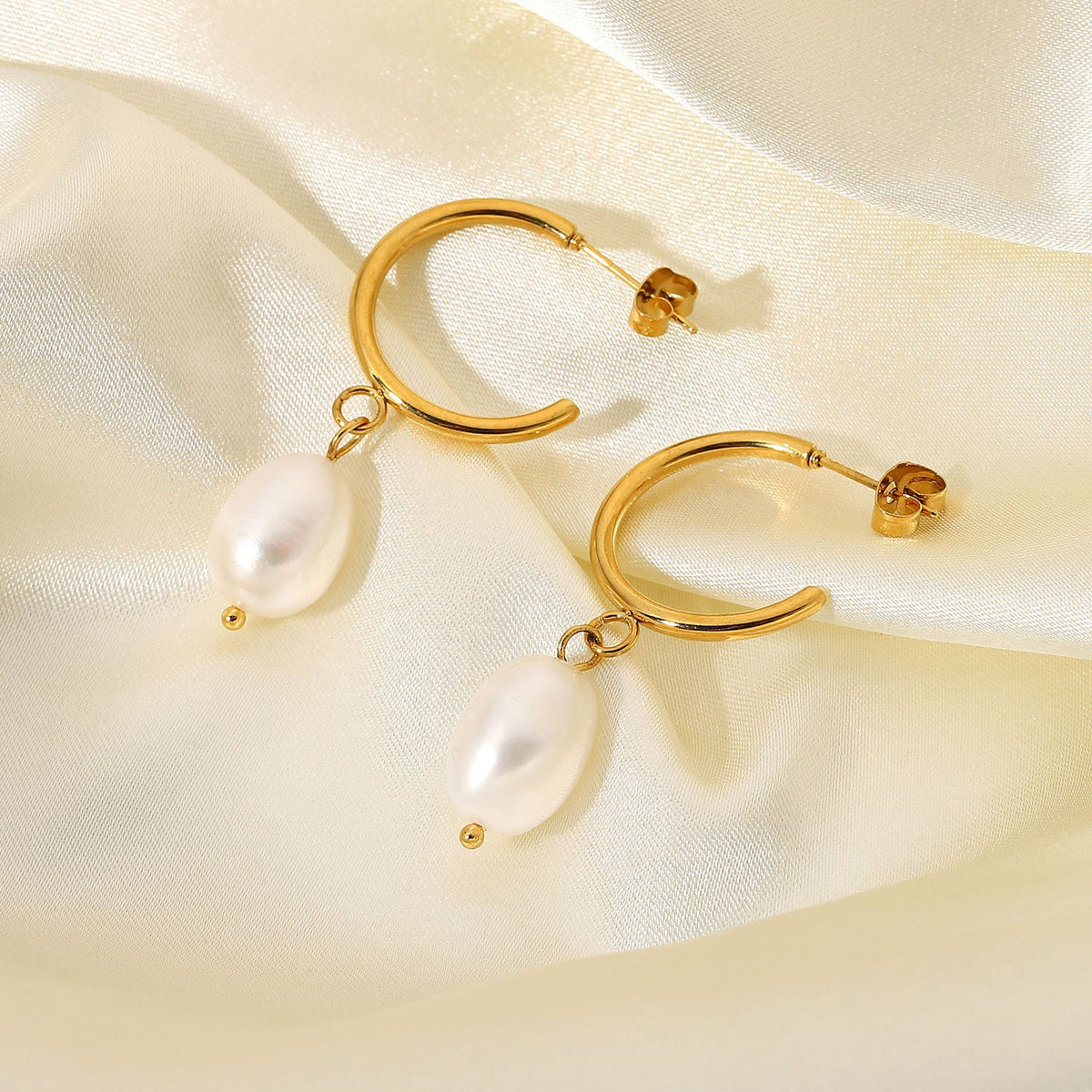 goldene perlen ohrringe minimalistische eleganz alltag