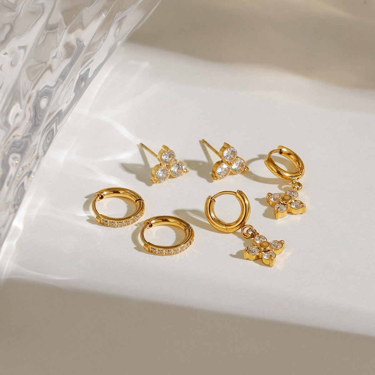 golden sparkle ohrring set drei varianten creole hänger stecker