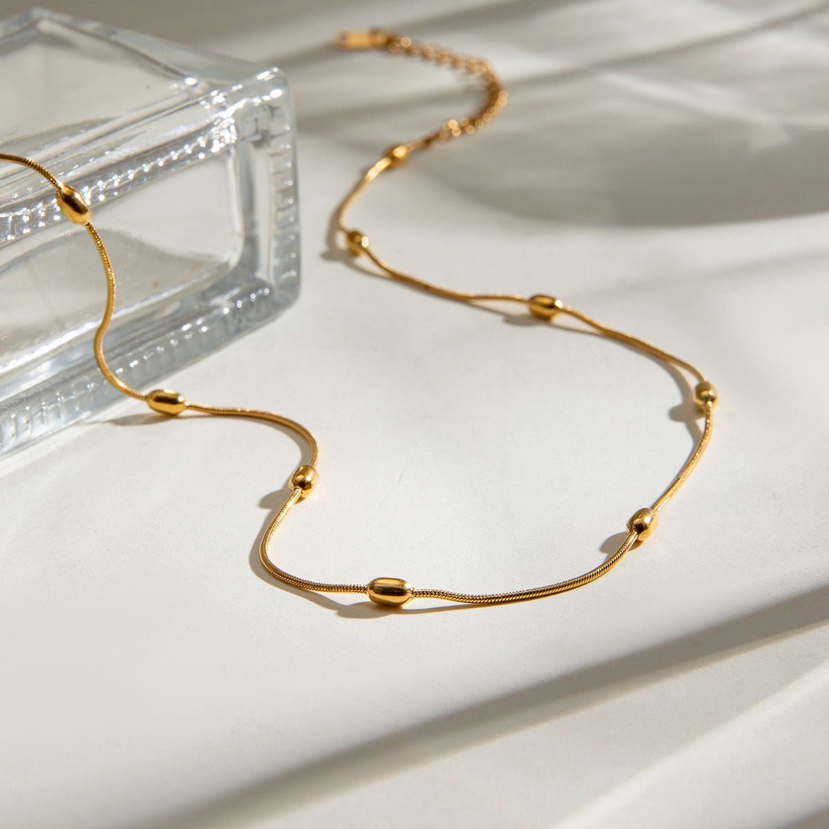 golden minimalist kette zart minimalistisch modell